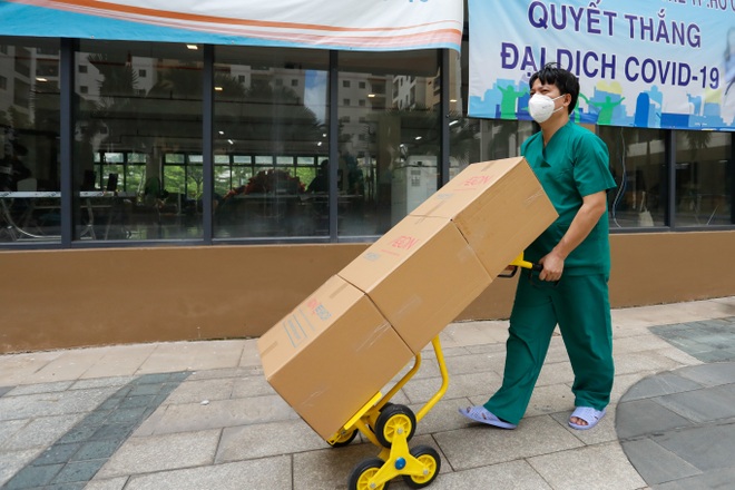 Vạn bữa cơm nghĩa tình ủng hộ y, bác sĩ tuyến đầu chống dịch tại TPHCM - 3 Vạn bữa cơm nghĩa tình ủng hộ y, bác sĩ tuyến đầu chống dịch tại TPHCM - 3