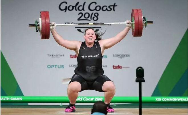 Lần đầu tiên ở Olympic: Nữ VĐV cử tạ từng là nam tranh HCV - 1 Lần đầu tiên ở Olympic: Nữ VĐV cử tạ từng là nam tranh HCV - 1