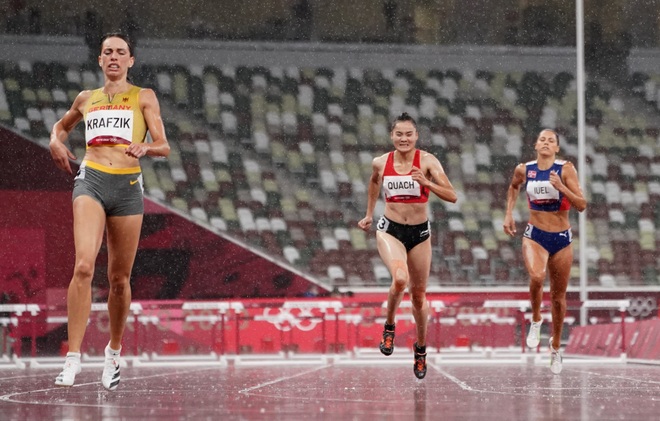 Dưới cơn mưa ở Tokyo, Quách Thị Lan lỡ vé vào chung kết 400m chạy vượt rào - 1