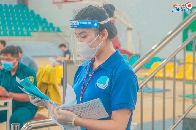 Trải lòng của cô gái lai Thái - Việt làm tình nguyện viên giữa tâm dịch - 3 Trải lòng của cô gái lai Thái - Việt làm tình nguyện viên giữa tâm dịch - 3
