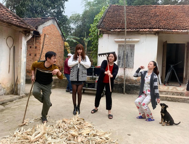 Lệ Mùa hoa tìm lại hé lộ đời tư Đồng, Núi, Hoa, Hoàn: Kẻ ế, người đề huề - 7 Lệ Mùa hoa tìm lại hé lộ đời tư Đồng, Núi, Hoa, Hoàn: Kẻ ế, người đề huề - 7