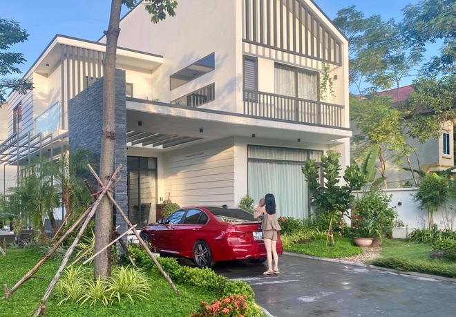 nhavuon3 1627954846114 - D&acirc;n tr&iacute; &ndash; Ng&ocirc;i nh&agrave; rộng gần 200m2 ở c&oacute; đủ cả hồ bơi, ao c&aacute;, vườn c&acirc;y, g&acirc;y ấn tượng mạnh tr&ecirc;n tạp ch&iacute; Mỹ.