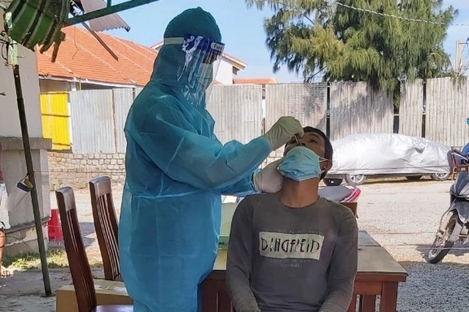 Người đàn ông khai bị lừa bán cho chủ tàu cá được hỗ trợ xe, tiền về quê - 2 Người đàn ông khai bị lừa bán cho chủ tàu cá được hỗ trợ xe, tiền về quê - 2