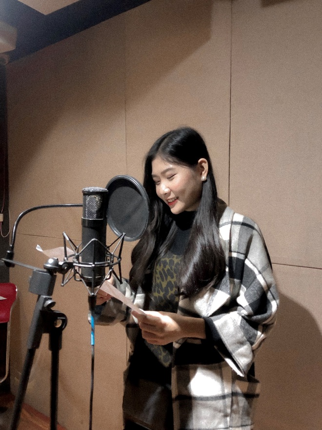 Nữ sinh trường Báo gây chú ý với loạt video dạy luyện giọng, giả giọng - 5 Nữ sinh trường Báo gây chú ý với loạt video dạy luyện giọng, giả giọng - 5