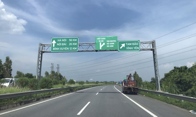 Bị cấm cửa vào Hà Nội, vì sao tài xế phải nộp phí cao tốc để quay đầu? - 2 Bị cấm cửa vào Hà Nội, vì sao tài xế phải nộp phí cao tốc để quay đầu? - 2