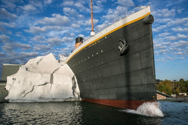 Tường băng tại bảo tàng Titanic đổ sập, 3 người bị thương - 1 Tường băng tại bảo tàng Titanic đổ sập, 3 người bị thương - 1