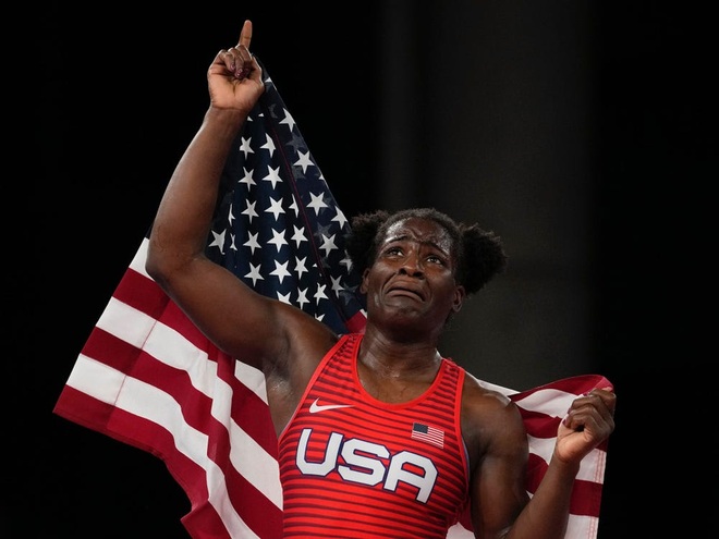 Xúc động với lý do nhà vô địch Olympic không thể ngừng khóc - 1 Xúc động với lý do nhà vô địch Olympic không thể ngừng khóc - 1