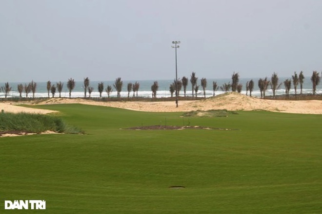Bí thư Bình Định chỉ đạo tạm đình chỉ công tác Giám đốc Sở đi chơi golf - 1 Bí thư Bình Định chỉ đạo tạm đình chỉ công tác Giám đốc Sở đi chơi golf - 1