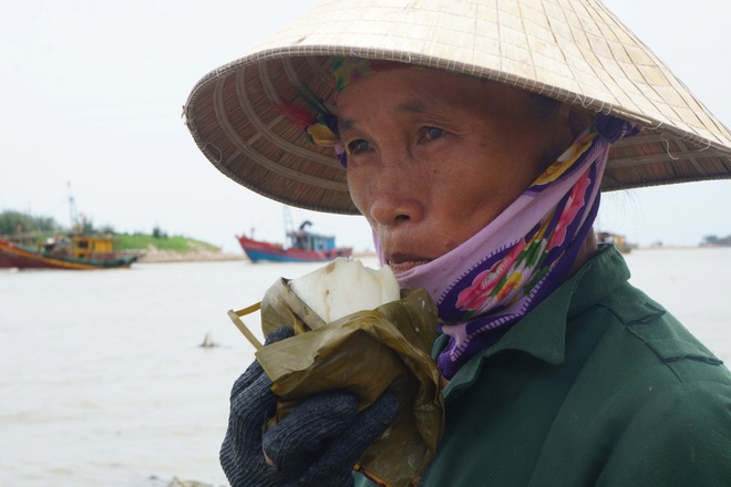 Kiếm tiền triệu mỗi ngày nhờ nghề cào lộc biển - 6 Kiếm tiền triệu mỗi ngày nhờ nghề cào lộc biển - 6