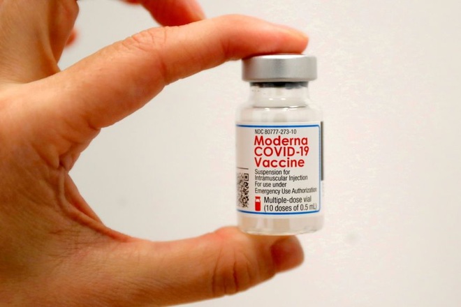 Hãng Moderna công bố hiệu quả ấn tượng của vắc xin Covid-19 - 1