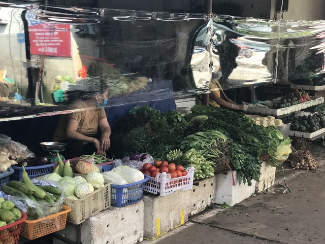 Hà Nội: Chợ đầu mối tạm đóng cửa vì có ca Covid-19, giá rau, thịt cá tăng - 2 Hà Nội: Chợ đầu mối tạm đóng cửa vì có ca Covid-19, giá rau, thịt cá tăng - 2