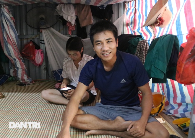 Vừa xuống Hà Nội mưu sinh thì giãn cách, mong sớm hết dịch đi làm nuôi con! - 2 Vừa xuống Hà Nội mưu sinh thì giãn cách, mong sớm hết dịch đi làm nuôi con! - 2
