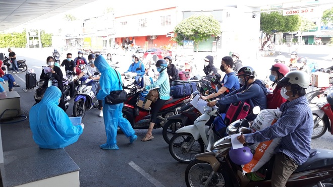 Long An: Người lao động về quê được miễn phí xét nghiệm, cách ly - 2 Long An: Người lao động về quê được miễn phí xét nghiệm, cách ly - 2