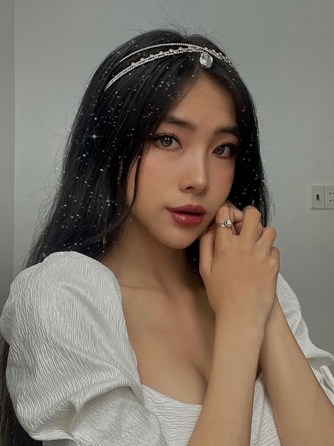 Hotgirl sở hữu vòng eo 51cm và bí quyết ở nhà vẫn đẹp ngày giãn cách - 5 Hotgirl sở hữu vòng eo 51cm và bí quyết ở nhà vẫn đẹp ngày giãn cách - 5