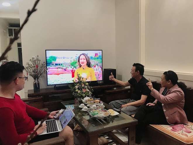 Nữ MC trẻ trường ĐH Thương Mại: Hãy gõ, cánh cửa sẽ mở ra - 8 Nữ MC trẻ trường ĐH Thương Mại: Hãy gõ, cánh cửa sẽ mở ra - 8