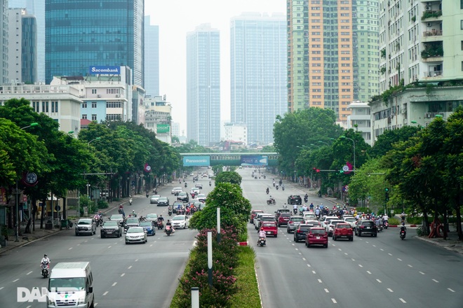 Ngày đầu TP Hà Nội siết chặt kiểm tra giấy đi đường, nhiều chốt ùn nhẹ - 5 Ngày đầu TP Hà Nội siết chặt kiểm tra giấy đi đường, nhiều chốt ùn nhẹ - 5