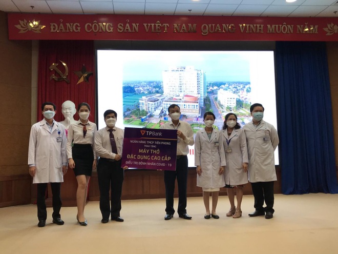 TPBank ủng hộ gần 40 máy thở đa năng cao cấp cho bệnh viện tuyến đầu tại miền Nam - 1 TPBank ủng hộ gần 40 máy thở đa năng cao cấp cho bệnh viện tuyến đầu tại miền Nam - 1