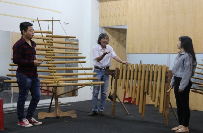 14 nghệ sĩ đầu tiên của Đắk Nông được hỗ trợ theo Nghị quyết 68 - 1 14 nghệ sĩ đầu tiên của Đắk Nông được hỗ trợ theo Nghị quyết 68 - 1