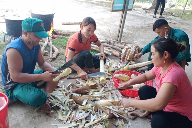 Một số khác được đưa về để cùng nhau làm sạch. Một số khác được đưa về để cùng nhau làm sạch.