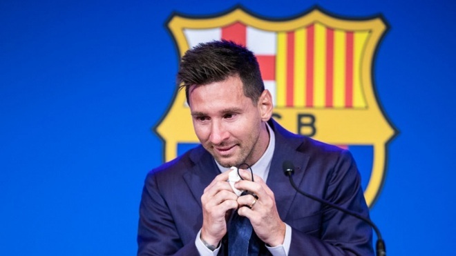 Messi vẫy tay chào, cổ động viên tại Paris phấn khích tột cùng - 1