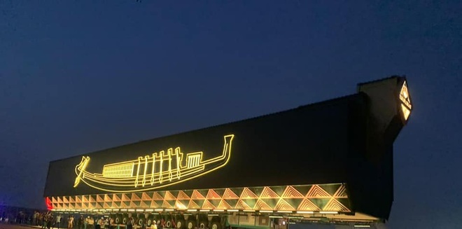 Choáng với cảnh vận chuyển thuyền cổ 4600 tuổi của Pharaoh Ai Cập - 1