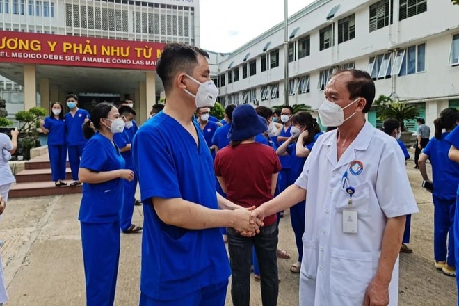 Quảng Bình tiếp tục chi viện 50 cán bộ y tế vào TPHCM chống dịch Covid-19 - 2