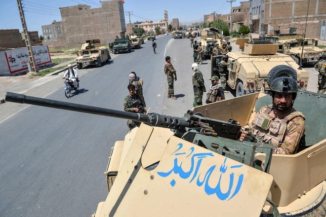 Taliban cách thủ đô Afghanistan 70 km, 3.000 lính Mỹ bắt đầu triển khai - 1