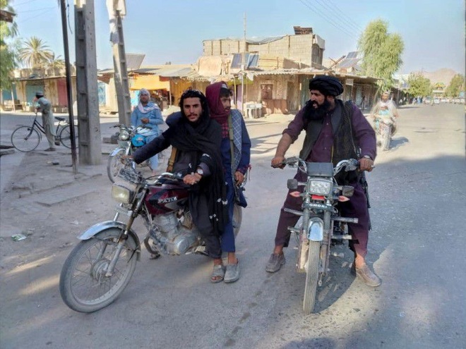 Taliban tiến sát Kabul, phương Tây cấp tập đóng sứ quán, sơ tán nhân viên - 1