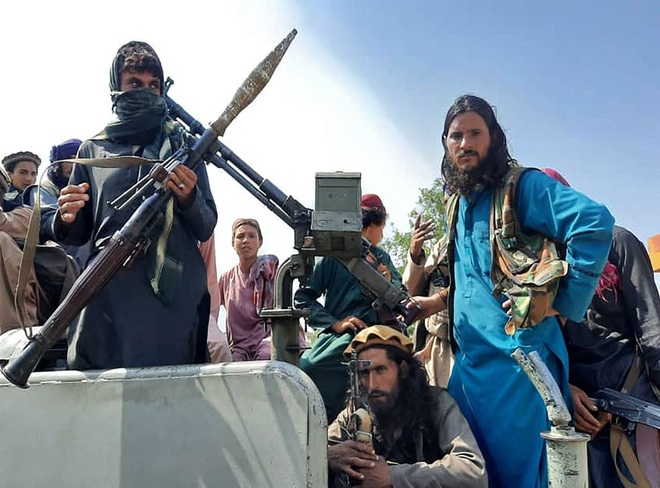 Taliban kiểm soát Afghanistan sau 20 năm nuôi mộng hồi sinh quyền lực - 1