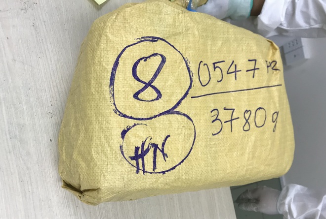 TPHCM: Hơn 30 kg ma túy ẩn mình trong những viên chocolate bị phát hiện - 4 TPHCM: Hơn 30 kg ma túy ẩn mình trong những viên chocolate bị phát hiện - 4