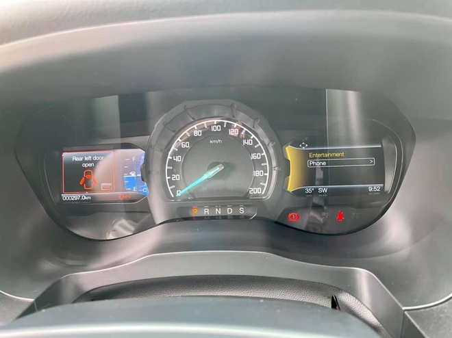 Khó hiểu Ford Everest mới chạy gần 300km, người dùng bán lỗ 300 triệu đồng - 4 Khó hiểu Ford Everest mới chạy gần 300km, người dùng bán lỗ 300 triệu đồng - 4
