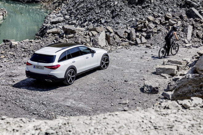 Mercedes-Benz C-Class có thêm phiên bản gầm cao All-Terrain - 7