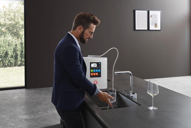 Ra mắt Fuji Smart i9 máy lọc nước ion kiềm siêu Hydro trên 100 triệu đồng - 2 Ra mắt Fuji Smart i9 máy lọc nước ion kiềm siêu Hydro trên 100 triệu đồng - 2