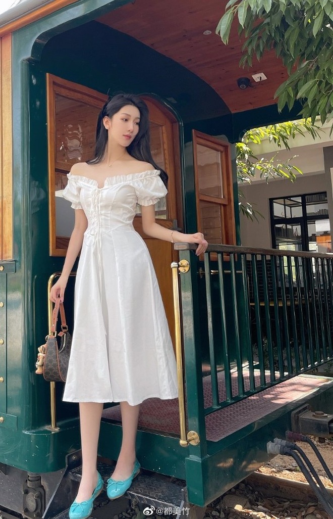 Hot girl tố Ngô Diệc Phàm bất ngờ bị chị em tốt bóc phốt - 4 Hot girl tố Ngô Diệc Phàm bất ngờ bị chị em tốt bóc phốt - 4