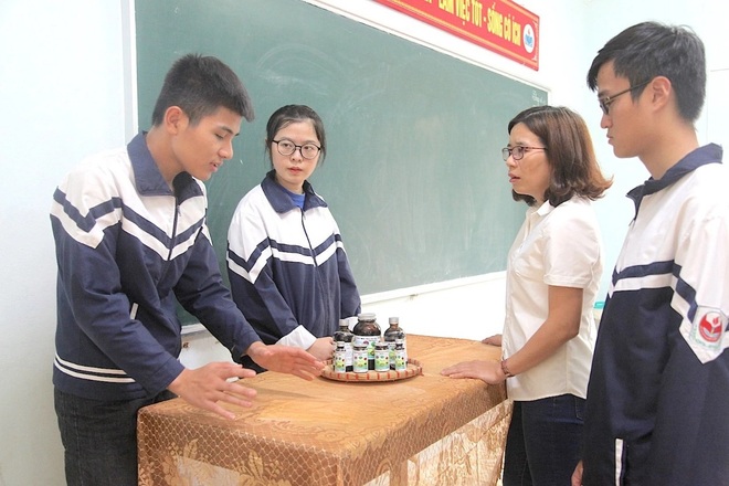 Dự án "Thảo mộc bảo vệ rau và hoa màu ProSafe" của nhóm giáo viên và học sinh Trường THPT 1/5 huyện Nghĩa Đàn, Nghệ An đã xuất sắc giành giải bình chọn nhiều nhất và giải Nhì tại cuộc thi học sinh, sinh viên với ý tưởng khởi nghiệp toàn quốc năm 2020. Dự án "Thảo mộc bảo vệ rau và hoa màu ProSafe" của nhóm giáo viên và học sinh Trường THPT 1/5 huyện Nghĩa Đàn, Nghệ An đã xuất sắc giành giải bình chọn nhiều nhất và giải Nhì tại cuộc thi học sinh, sinh viên với ý tưởng khởi nghiệp toàn quốc năm 2020.