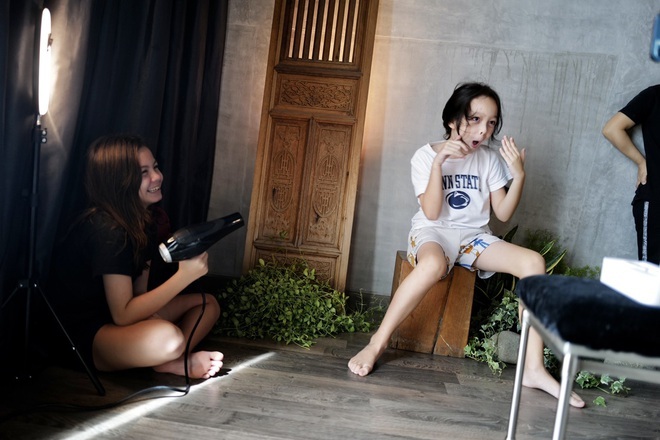 Sao Việt vạ miệng, gặp sự cố trang phục nhớ đời mùa dịch - 9 Sao Việt vạ miệng, gặp sự cố trang phục nhớ đời mùa dịch - 9