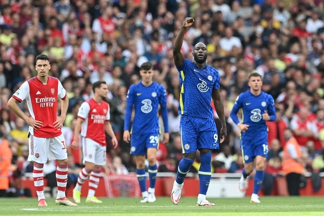 Lukaku tỏa sáng rực rỡ, Chelsea lên đầu bảng Premier League - 5
