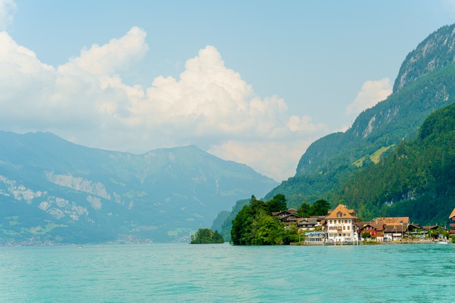 Thụy Sĩ yên bình và đẹp đến nao lòng qua ống kính nhiếp ảnh gia Việt - 7