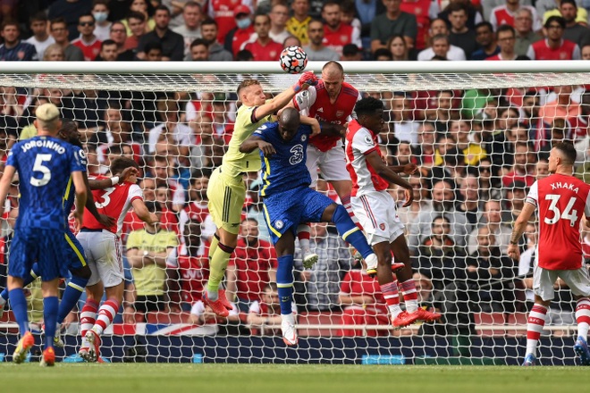 Lukaku tỏa sáng rực rỡ, Chelsea lên đầu bảng Premier League - 7