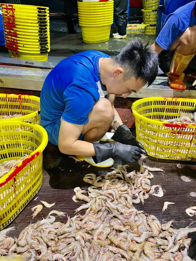 Bi kịch cầu thủ Việt Nam phải đi bán hải sản, thu gom phế liệu - 1