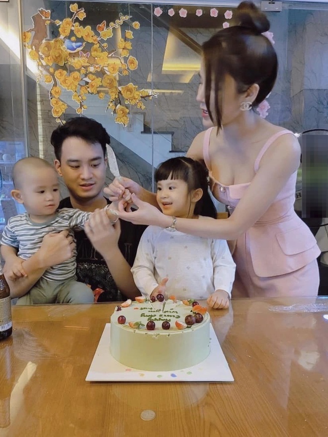 Rộ tin đồn bí mật ly hôn chồng thiếu gia kém tuổi, Diệp Lâm Anh nói gì? - 2 Rộ tin đồn bí mật ly hôn chồng thiếu gia kém tuổi, Diệp Lâm Anh nói gì? - 2
