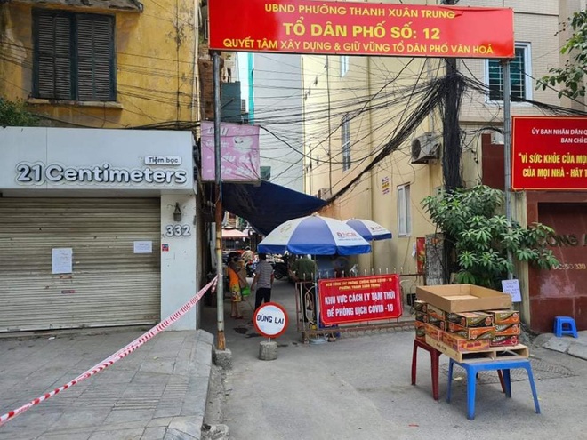 Chủ tịch Hà Nội: Việc xét nghiệm ở quận Thanh Xuân chưa quét đúng vùng đỏ - 2