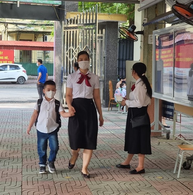 Hải Phòng: Lớp học chia ca tựu trường, đảm bảo giãn cách - 1