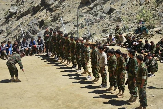 Lực lượng kháng chiến chống Taliban tỏa ra khắp Afghanistan - 1