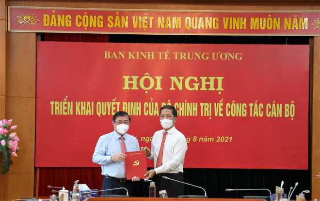 Ông Nguyễn Thành Phong ra Hà Nội, nhậm chức Phó Trưởng Ban Kinh tế TƯ - 2