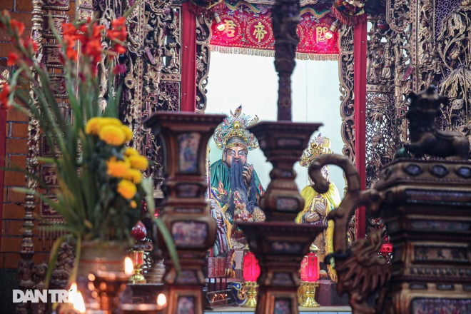 Unique, famous hundred-year-old pagoda in the heart of Can Tho - 6