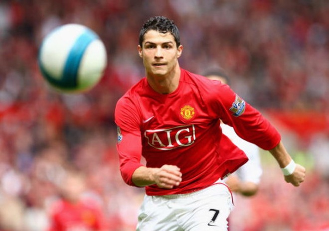 C.Ronaldo sẽ nhận áo số 7 tại Man Utd? - 2
