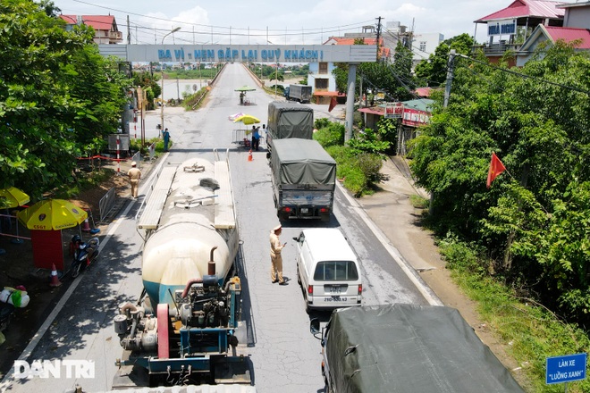 Siết chặt kiểm soát xe cứu thương, xe luồng xanh ở cửa ngõ Hà Nội - 1