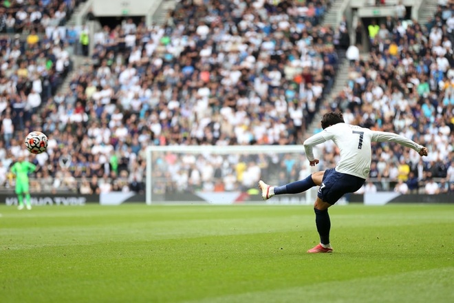 Son Heung Min đưa Tottenham lên đầu bảng Premier League - 1