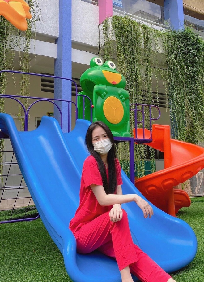 Nữ tiếp viên hàng không làm mẹ bất đắc dĩ vì dịch Covid-19 - 1 Nữ tiếp viên hàng không làm mẹ bất đắc dĩ vì dịch Covid-19 - 1